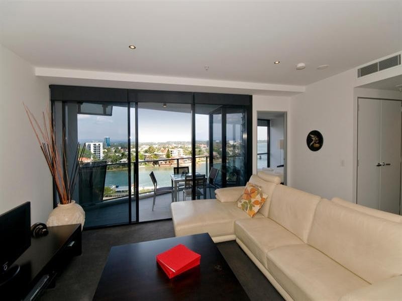9 Ferny Avenue, Surfers Paradise QLD 4217