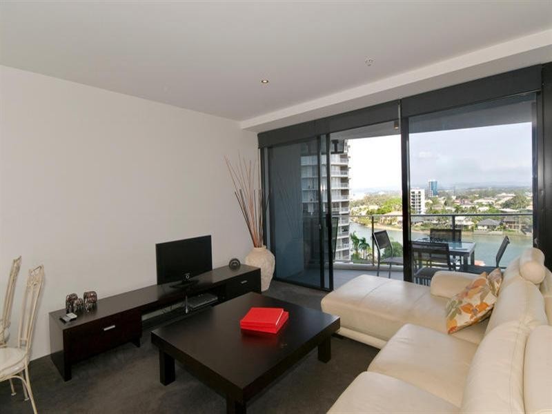 9 Ferny Avenue, Surfers Paradise QLD 4217