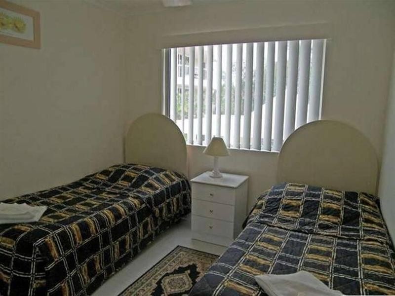 1 Cronin Avenue, Main Beach QLD 4217