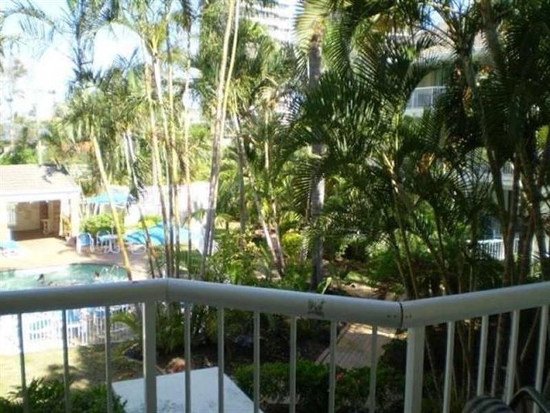 1 Cronin Avenue, Main Beach QLD 4217