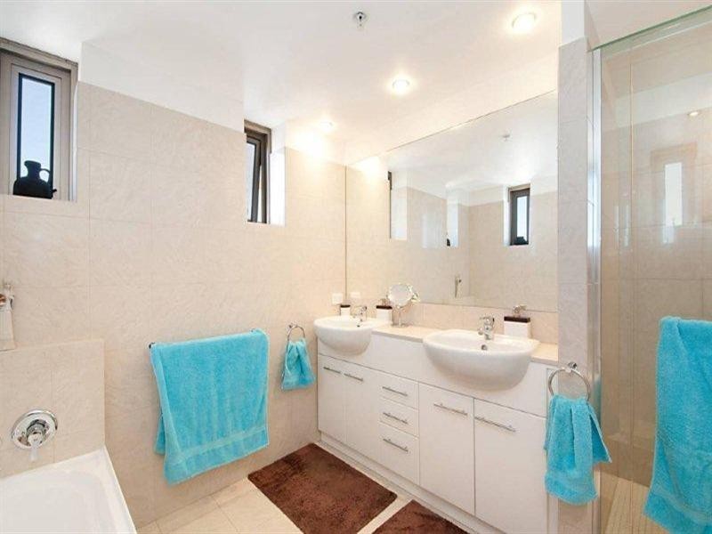 50 Marine Parade, Southport QLD 4215