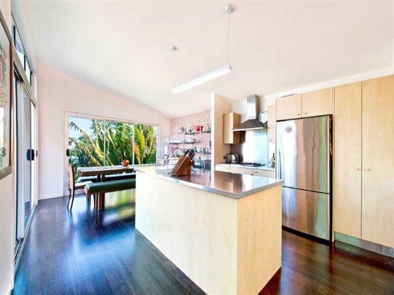 19 Yacht Street, Southport QLD 4215