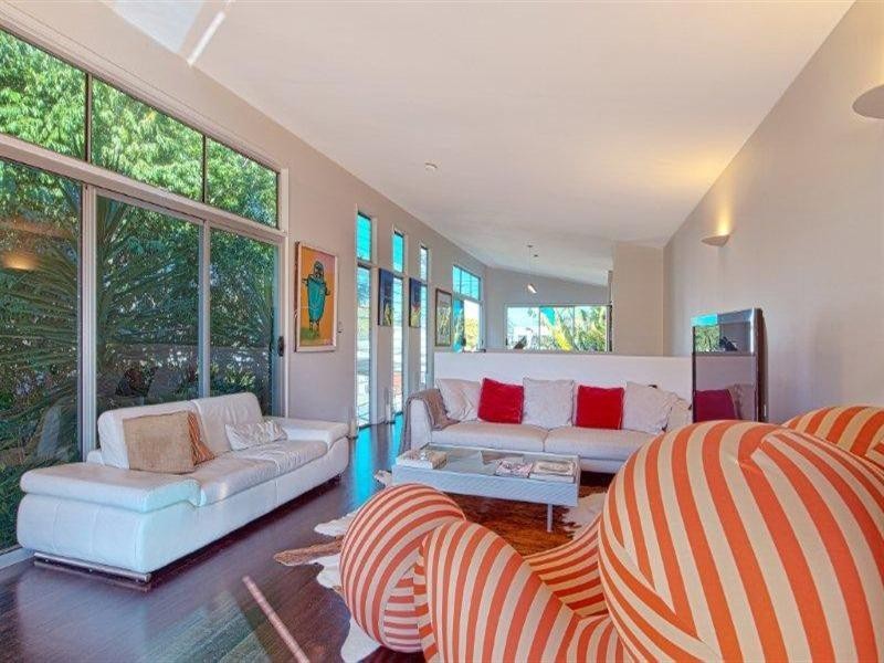 19 Yacht Street, Southport QLD 4215