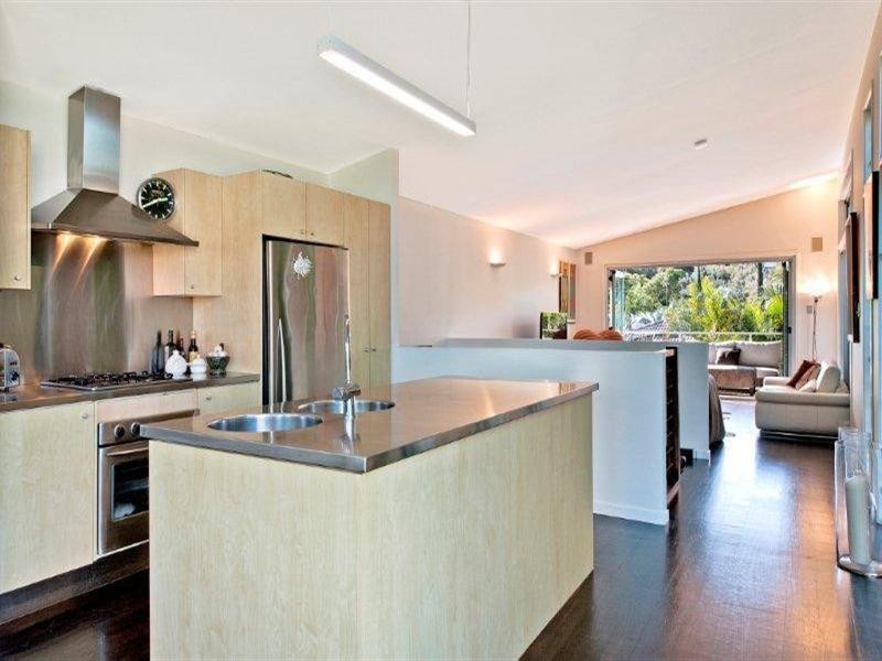 19 Yacht Street, Southport QLD 4215