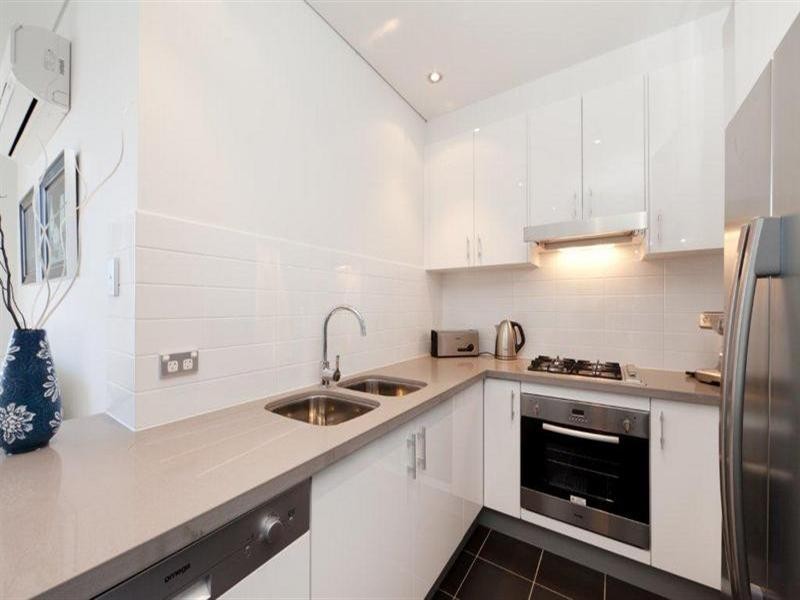 2 Aqua Street, Southport QLD 4215