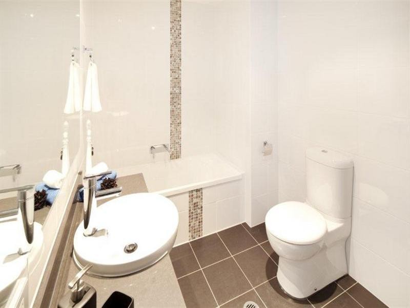 2 Aqua Street, Southport QLD 4215