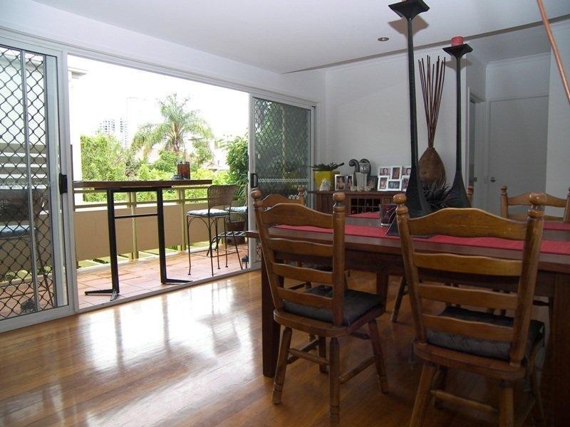 55 Cronin Avenue, Main Beach QLD 4217