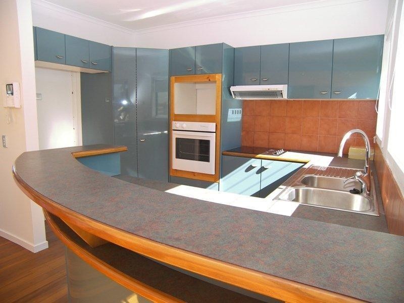 55 Cronin Avenue, Main Beach QLD 4217