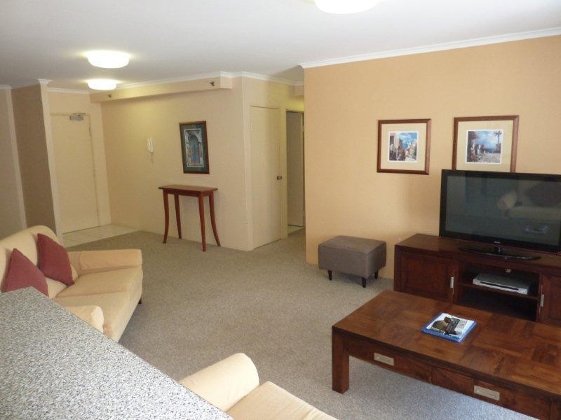 29 Woodroffe Avenue, Main Beach QLD 4217