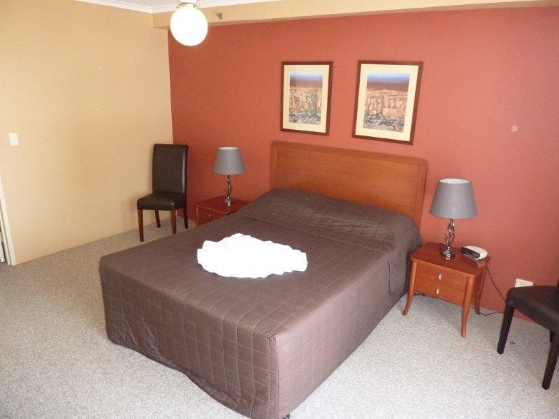 29 Woodroffe Avenue, Main Beach QLD 4217