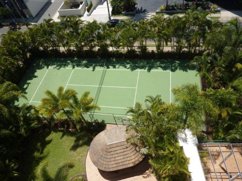 29 Woodroffe Avenue, Main Beach QLD 4217