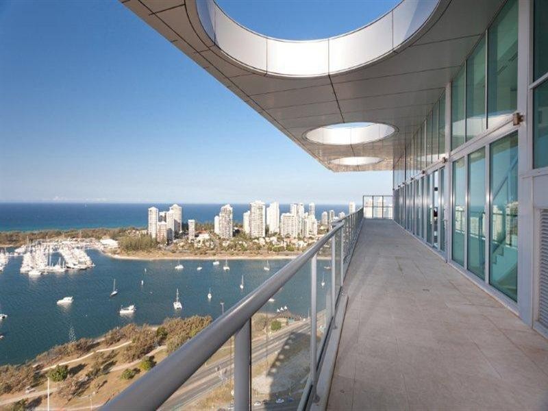 1 Como Crescent, Southport QLD 4215