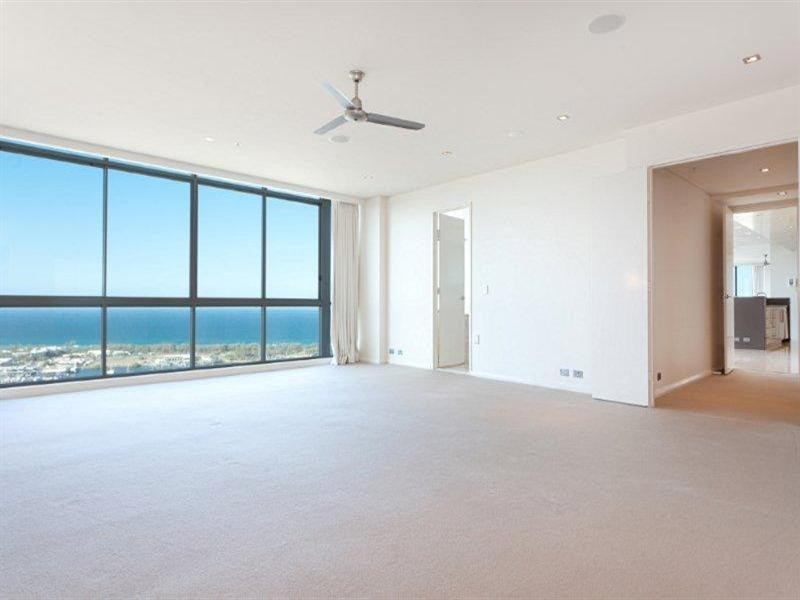 1 Como Crescent, Southport QLD 4215