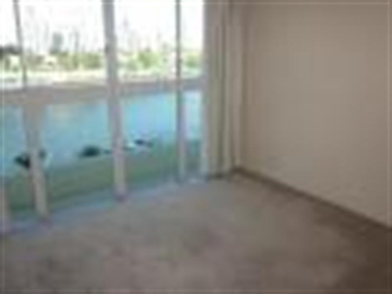 75 Brighton Parade, Southport QLD 4215