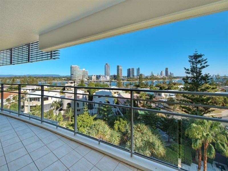 1 Lennie Avenue, Main Beach QLD 4217