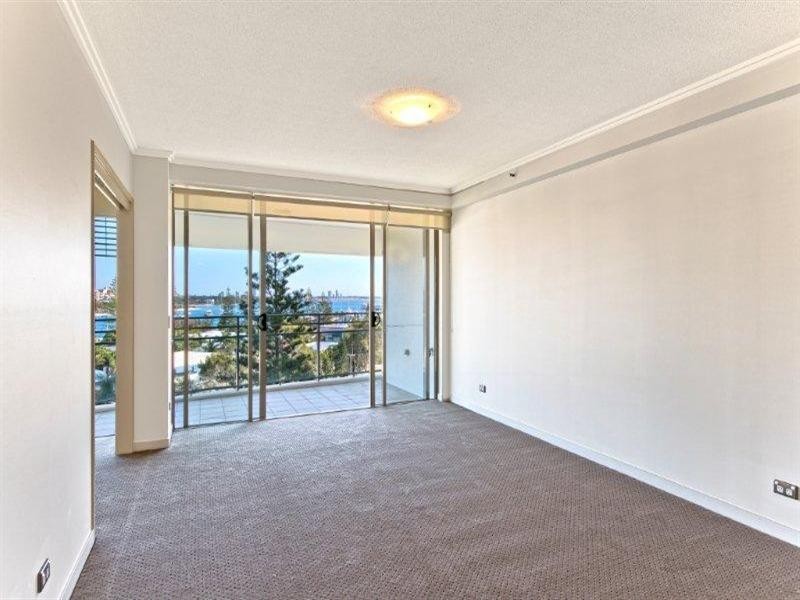 1 Lennie Avenue, Main Beach QLD 4217