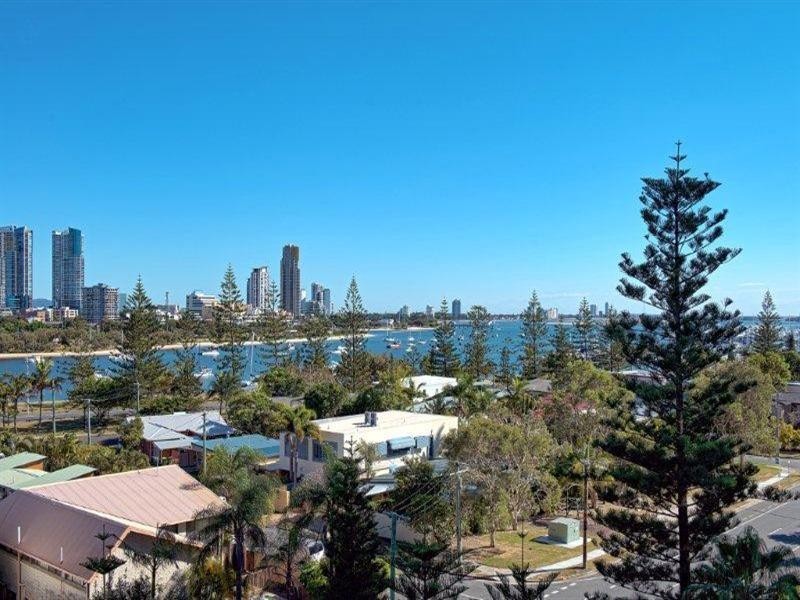 1 Lennie Avenue, Main Beach QLD 4217