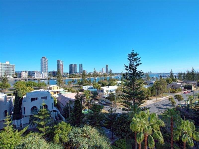 1 Lennie Avenue, Main Beach QLD 4217