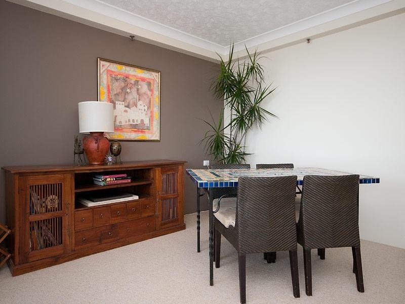 3 Cunningham Avenue, Main Beach QLD 4217