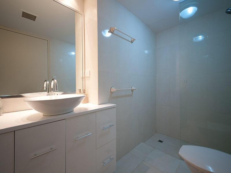 3 Cunningham Avenue, Main Beach QLD 4217