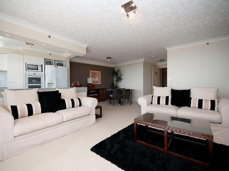 3 Cunningham Avenue, Main Beach QLD 4217