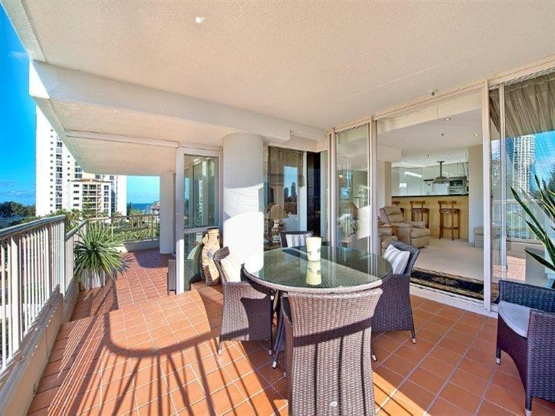 1 Peak Avenue, Main Beach QLD 4217