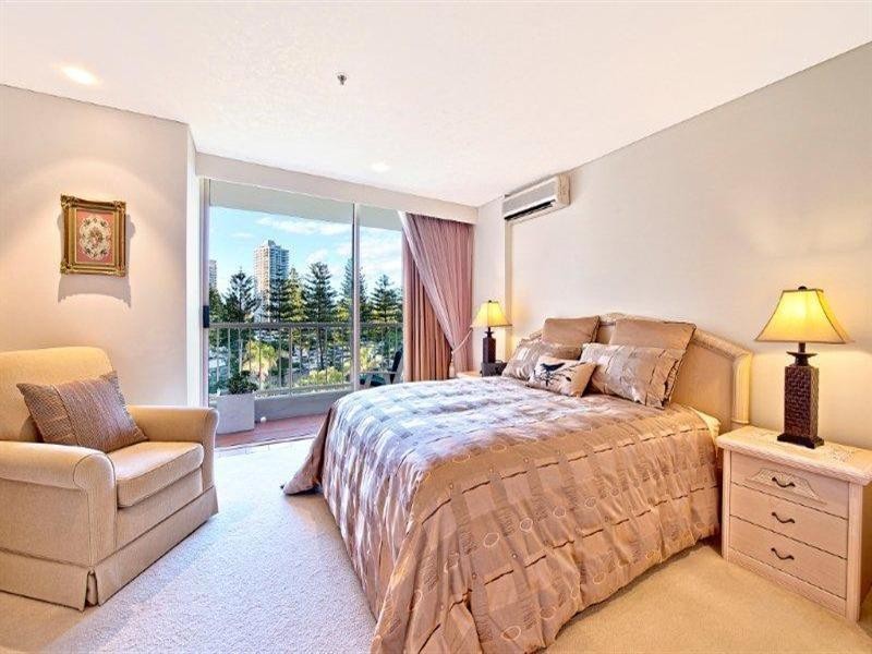 1 Peak Avenue, Main Beach QLD 4217