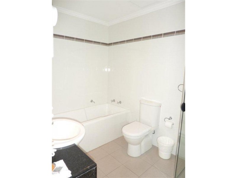 5 Woodroffe Avenue, Main Beach QLD 4217