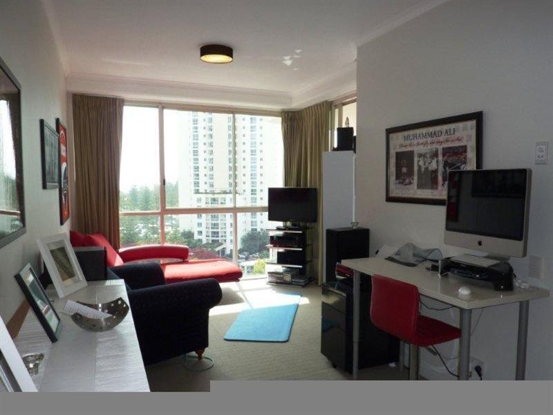 52 Pacific Street, Main Beach QLD 4217