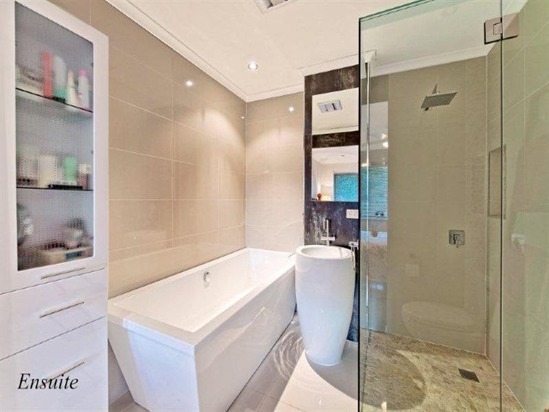 100 Racecourse Drive, Bundall QLD 4217