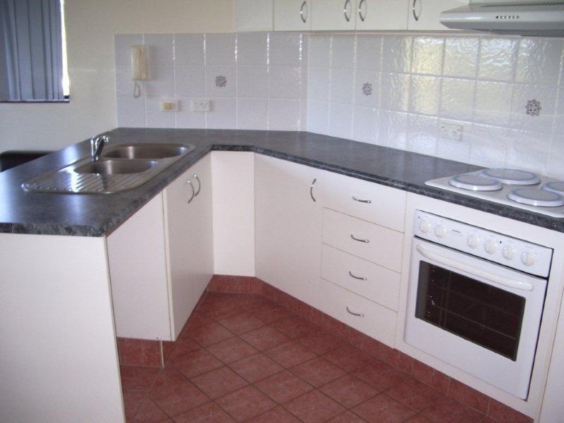 10 Bath Street, Labrador QLD 4215