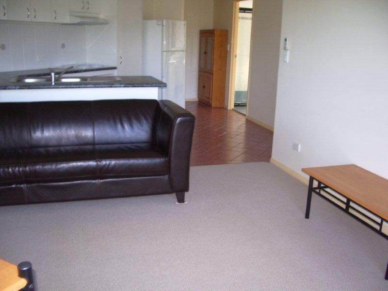 10 Bath Street, Labrador QLD 4215