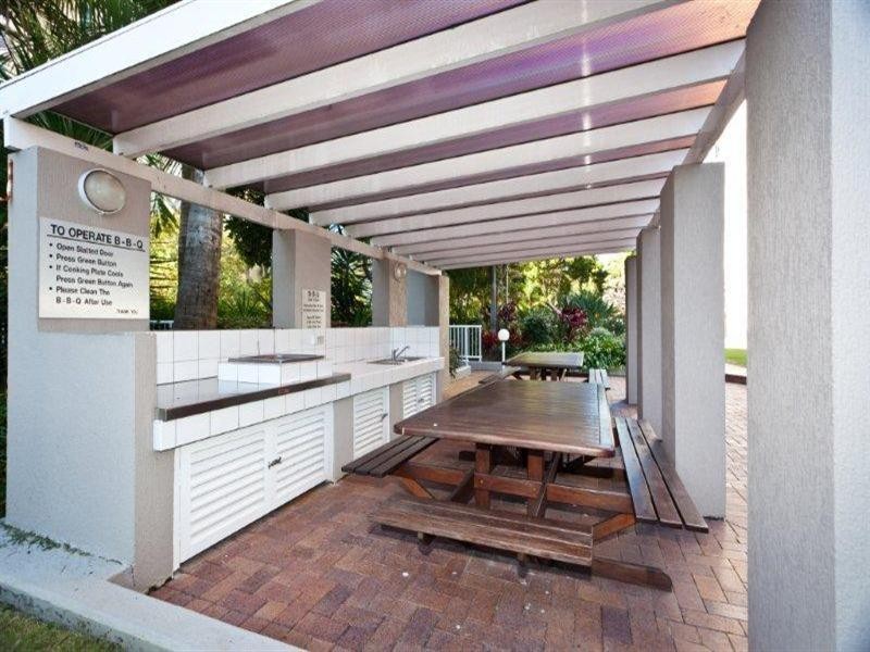 1 Hughes Avenue, Main Beach QLD 4217