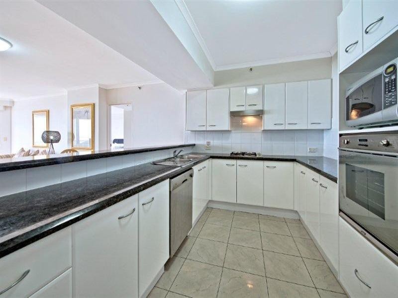 59 Pacific Street, Main Beach QLD 4217