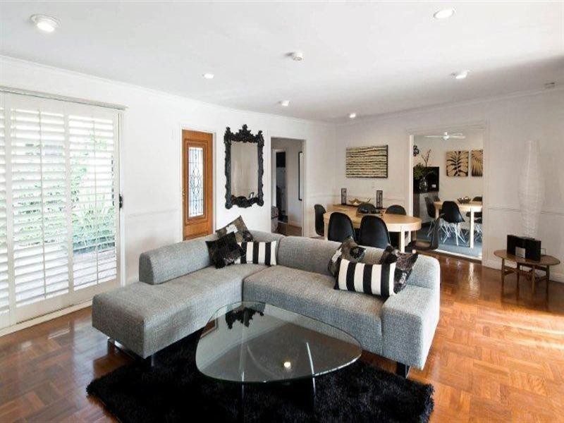 12 The Promenade, Isle Of Capri QLD 4217
