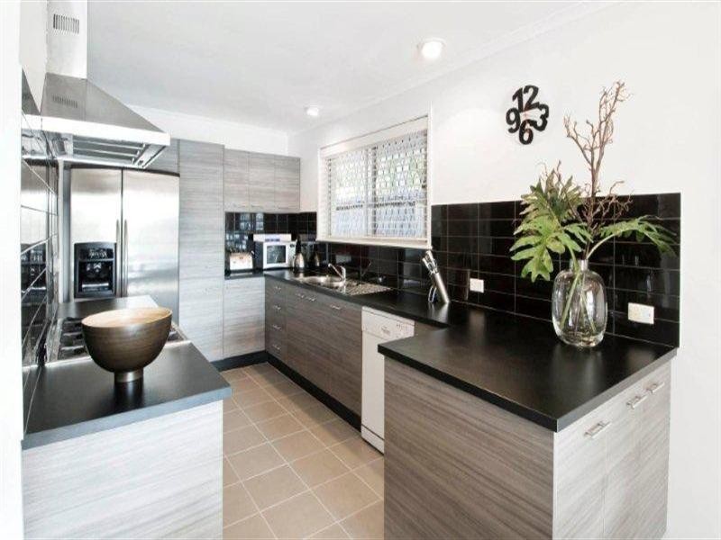 12 The Promenade, Isle Of Capri QLD 4217