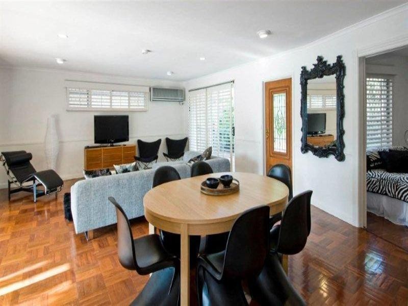 12 The Promenade, Isle Of Capri QLD 4217