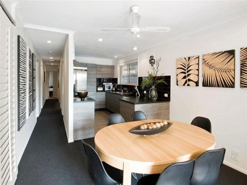 12 The Promenade, Isle Of Capri QLD 4217