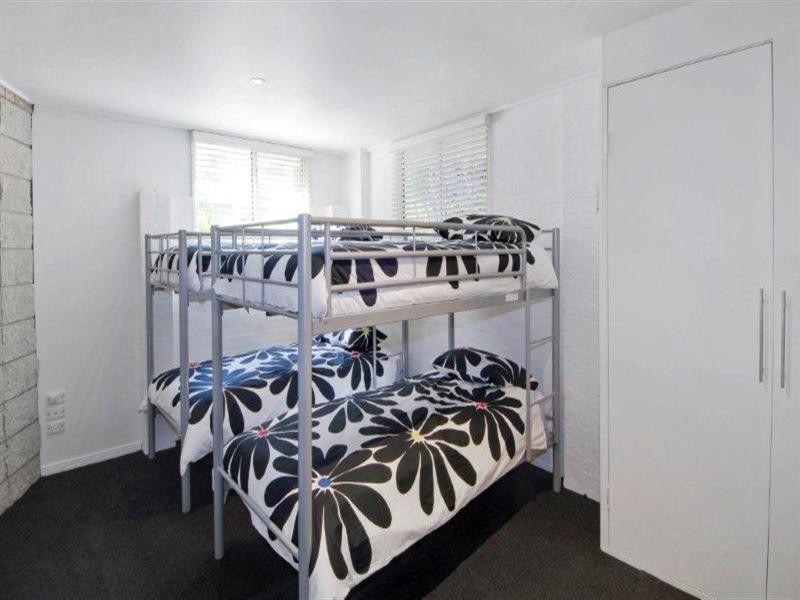 12 The Promenade, Isle Of Capri QLD 4217