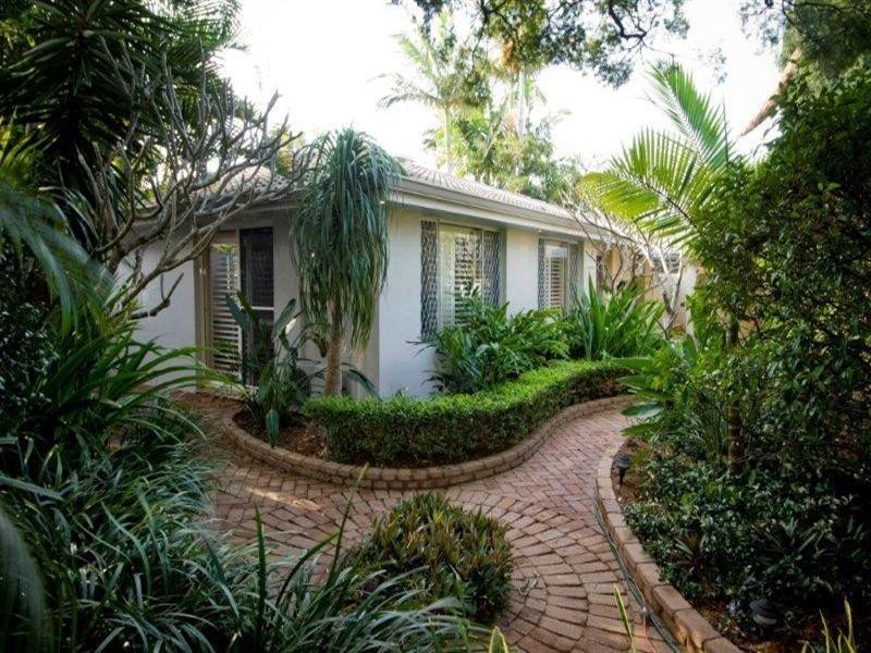 12 The Promenade, Isle Of Capri QLD 4217