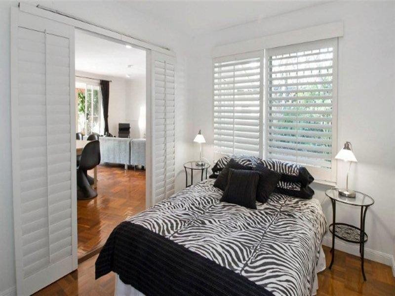 12 The Promenade, Isle Of Capri QLD 4217