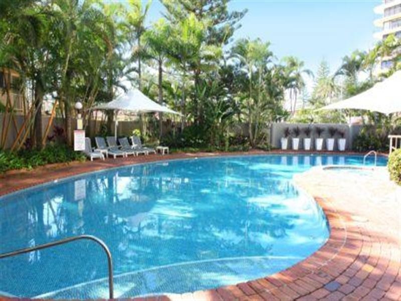 3 Cunningham Avenue, Main Beach QLD 4217