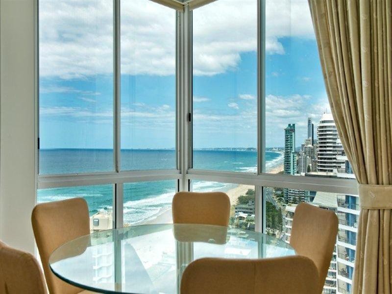 5 Woodroffe Avenue, Main Beach QLD 4217