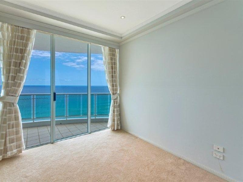 5 Woodroffe Avenue, Main Beach QLD 4217