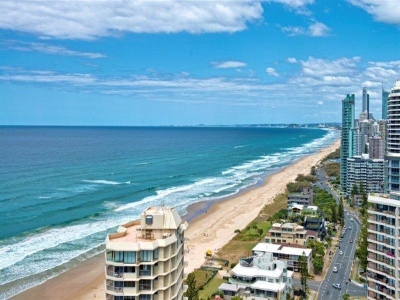 5 Woodroffe Avenue, Main Beach QLD 4217