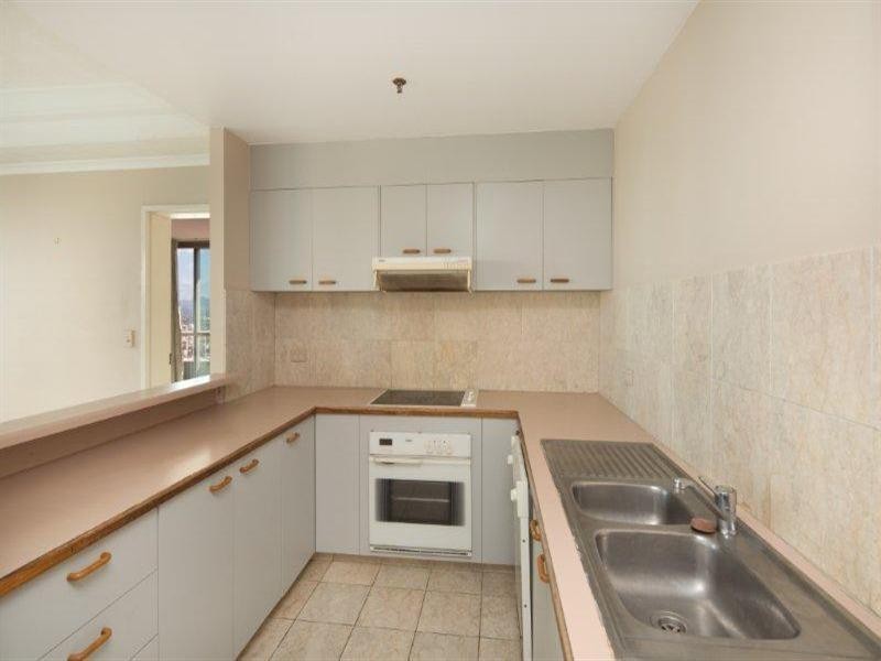 20 Cronin Avenue, Main Beach QLD 4217