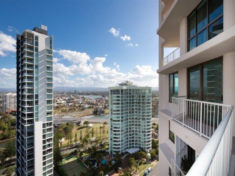 20 Cronin Avenue, Main Beach QLD 4217