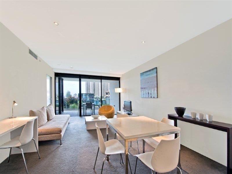 9 Ferny Avenue, Surfers Paradise QLD 4217