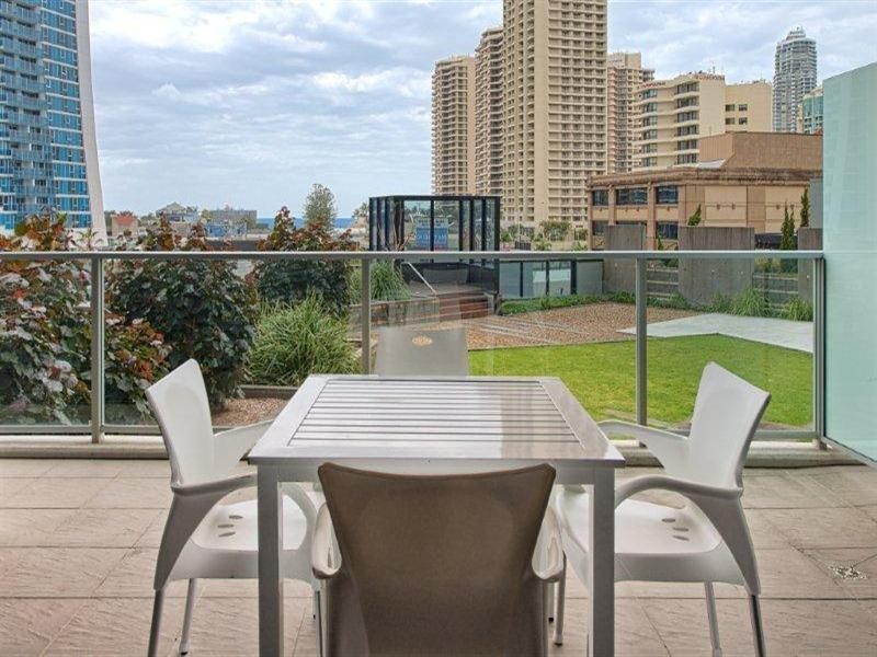 9 Ferny Avenue, Surfers Paradise QLD 4217