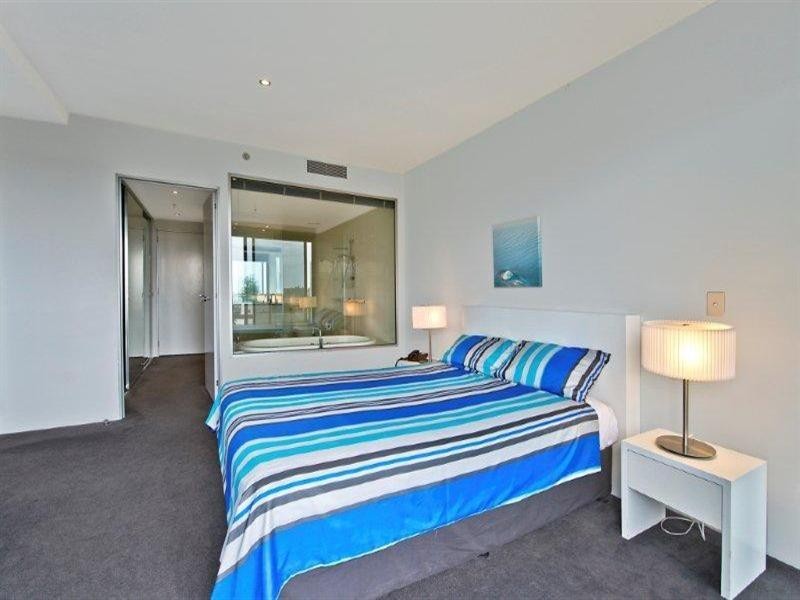 9 Ferny Avenue, Surfers Paradise QLD 4217